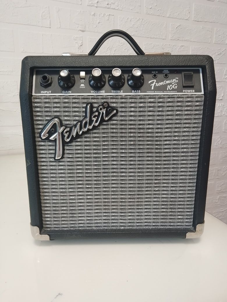 Комбик Fender Frontman 10G