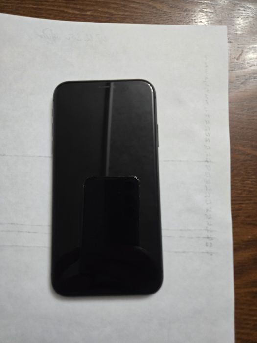 Продам АЙФОН 11 в хорошем состояния