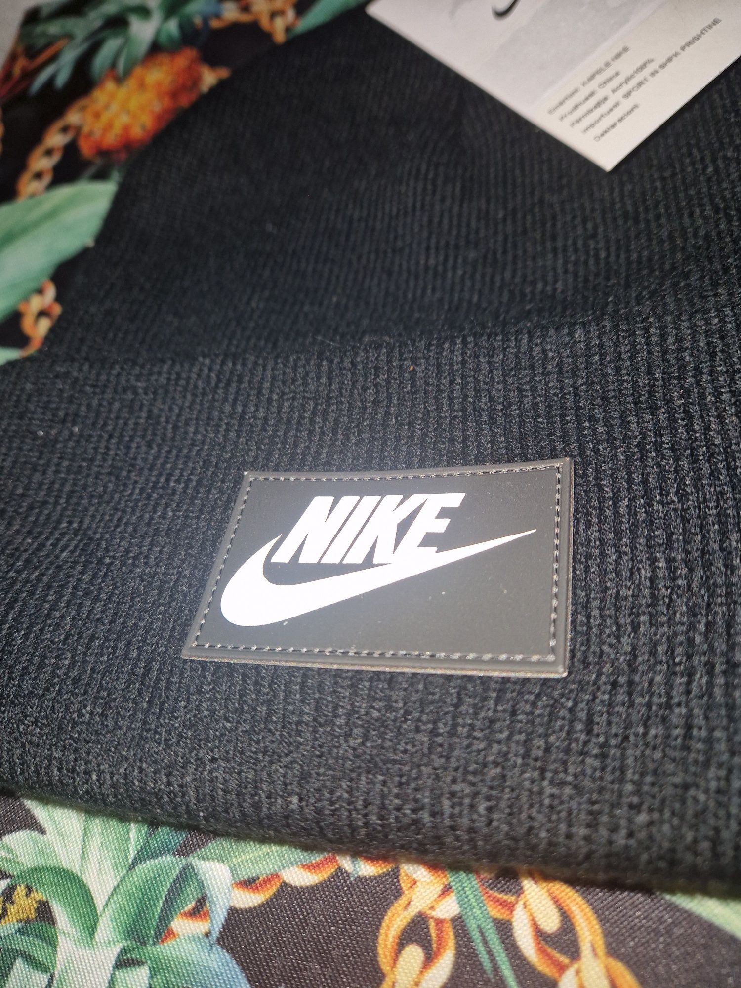 Зимна шапка Nike