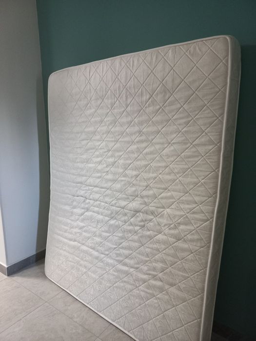 Продам матрас 160 на 200, цена 5000