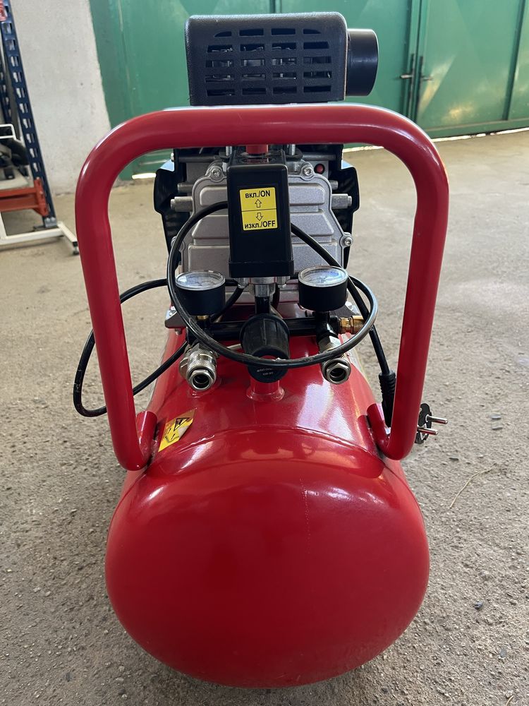 Компресор Raider 50L в гаранция