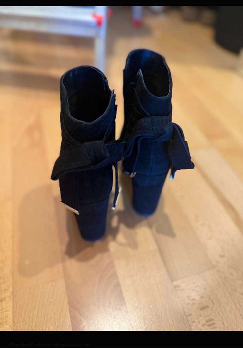 Botine Ted Baker cu toc gros- piele intoarsa