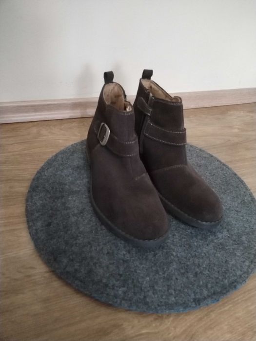 Botine din piele maro noi fara cutia originala.