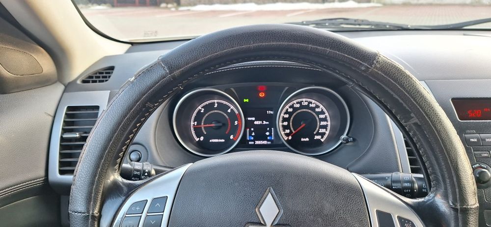 Mitsubishi outlander 2010 2.0 diesel