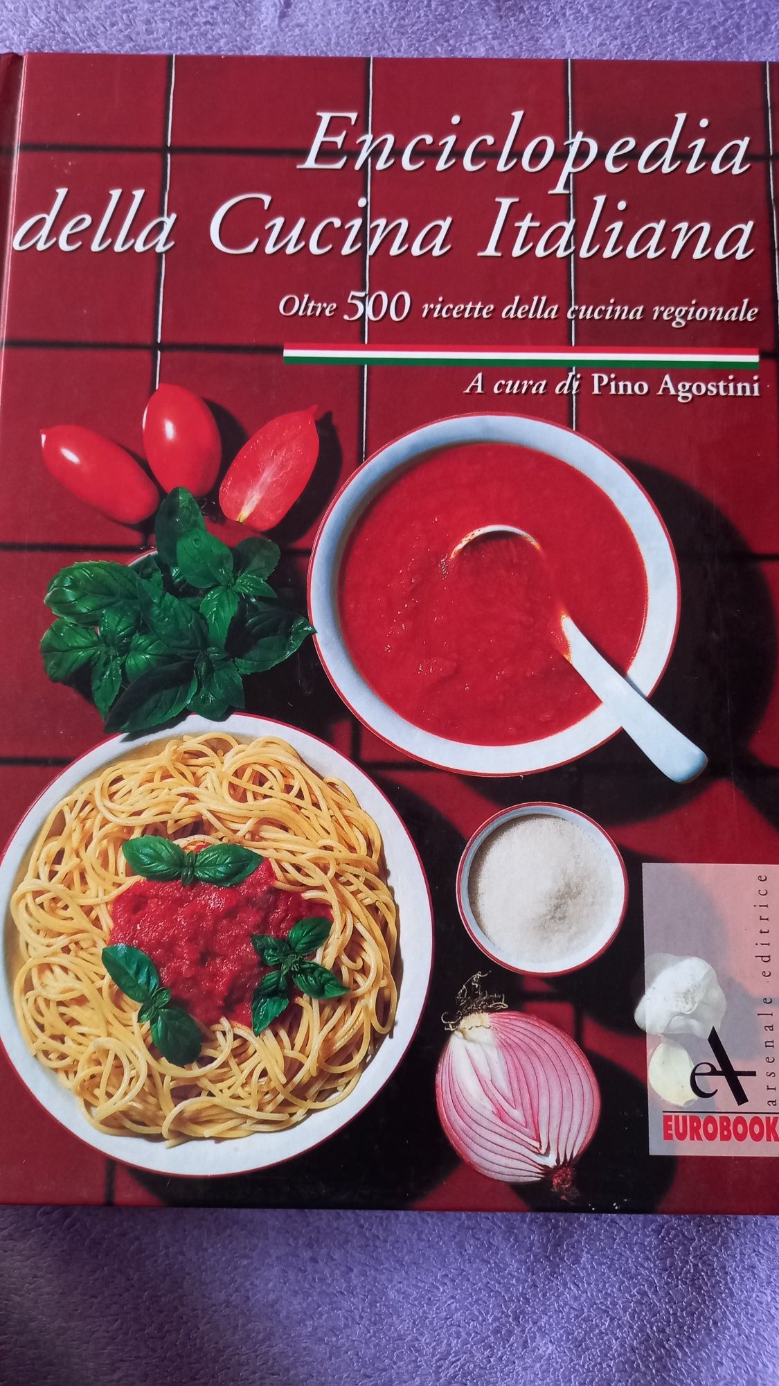 Vand carte noua cu peste 500 rețete culinare italiene( cu poze)
