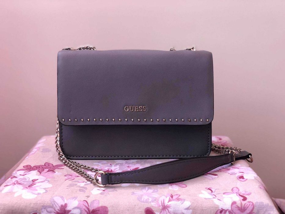 Оригинална чанта Guess