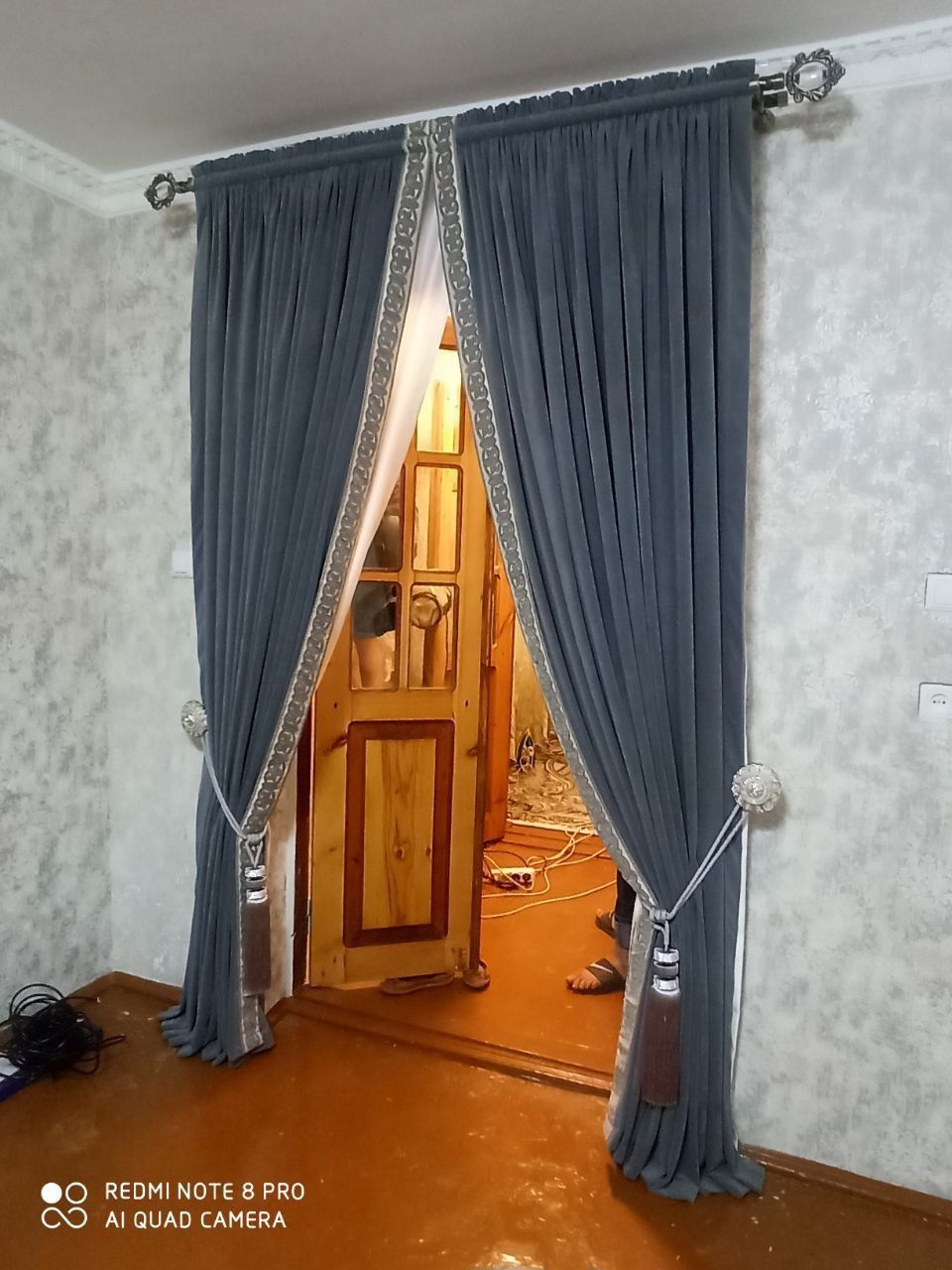 Parda sotiladi ideal holatda matrali orginal turkiyanikii