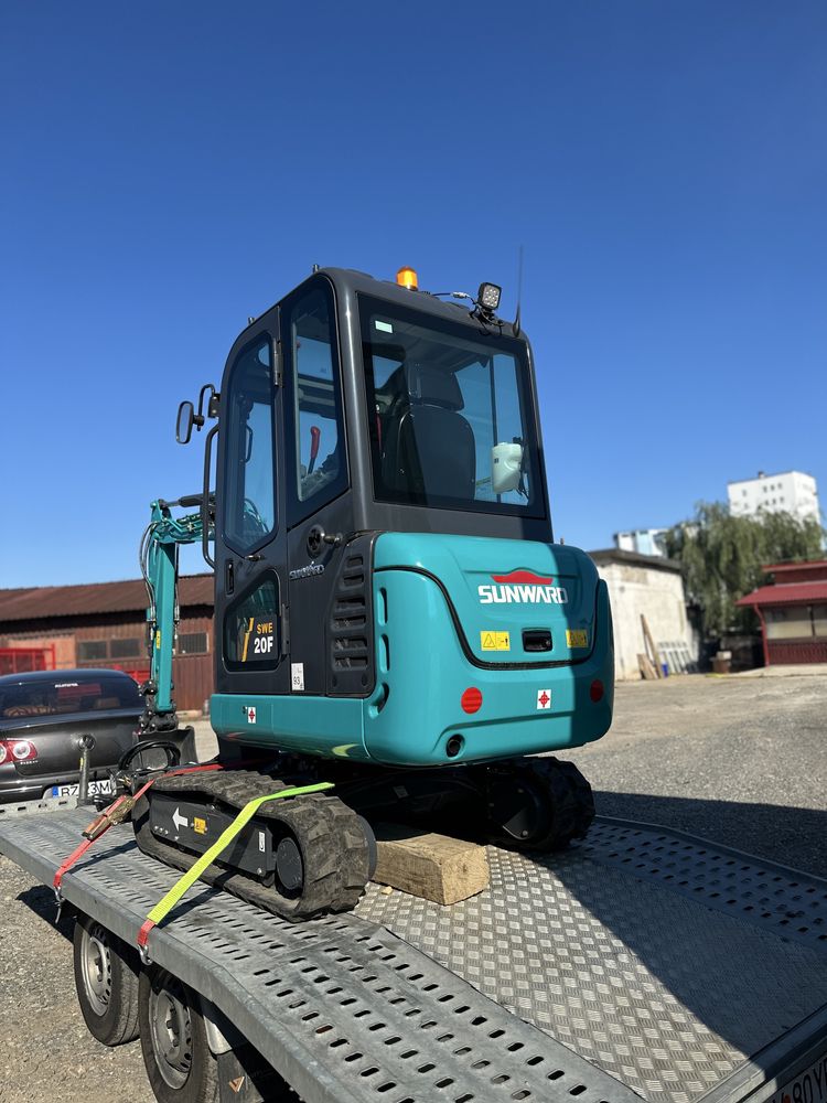 Mini Excavator de Închiriat