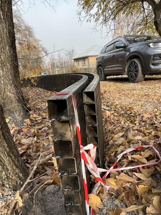 Профильные трубы 40/40/2  по 9 м 22 шт 198 м