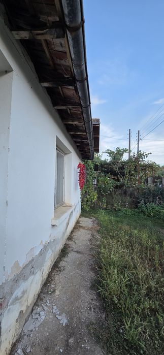 Къща в Невестино с голям двор