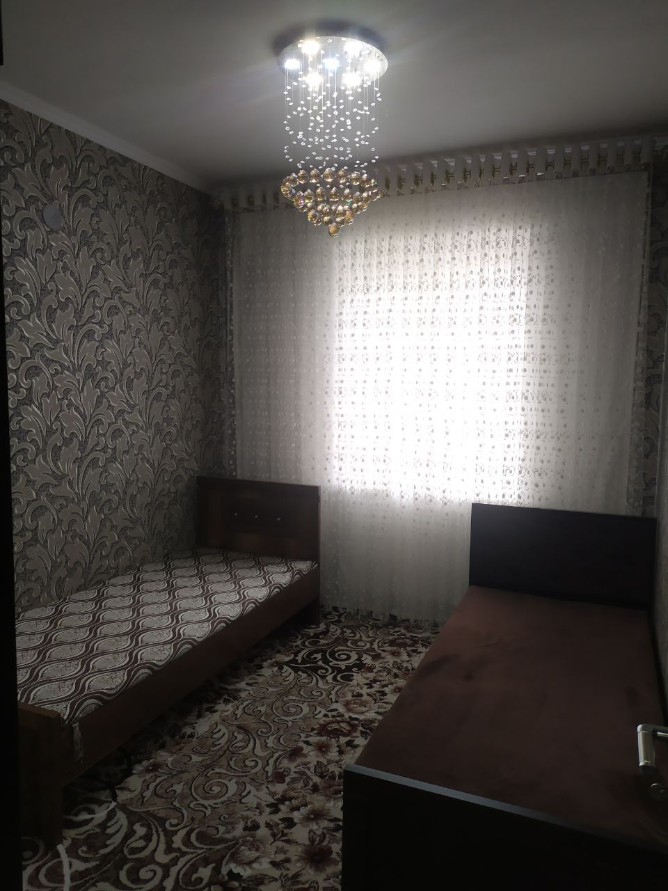 ЧИРЧИК ШАХРИДА Арендага 3 Хонали квартира Етти этажкада Рошшада