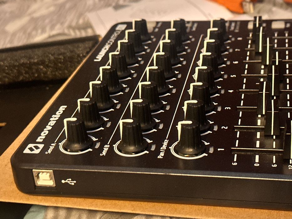 Контролер Novation Launchcontrol XL MK2 |