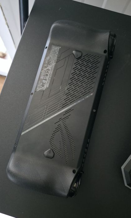 Vand Asus ROG Ally X