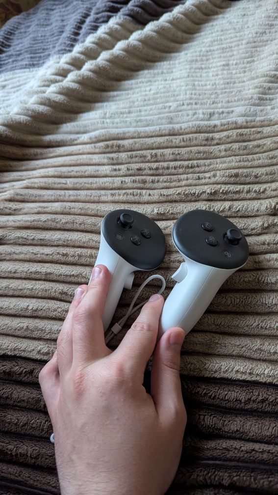VR шлем Oculus Quest 3  в идеальном состоянии
