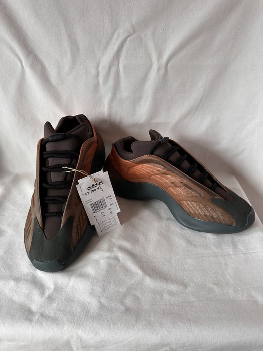 Adidas Yeezy 700 V3,marime 42
