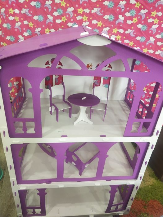 Домик для кукол с мебелью