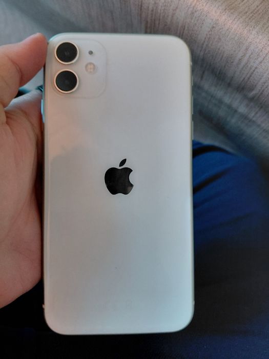 Iphone 11 64gb (БАРТЕР ЗА 13 ИЛИ 14)