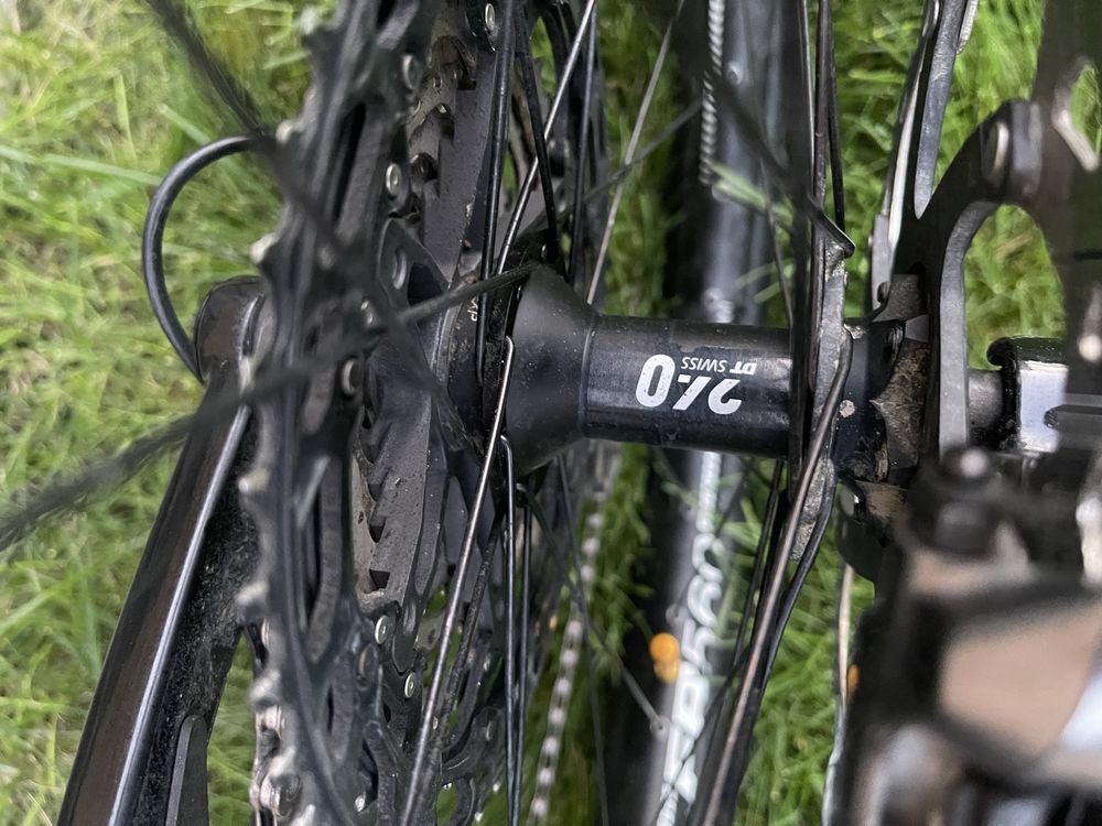 Canyon Torque 2023 CF 9 L размер КАТО НОВО