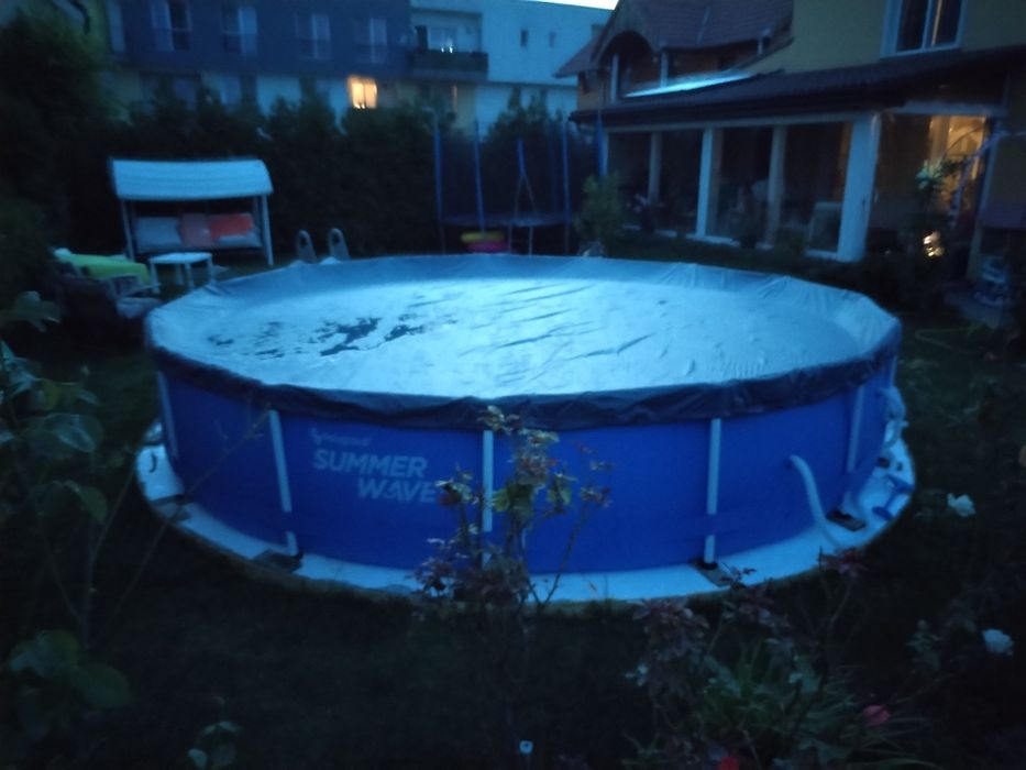 Vând piscină 457cm x 84cm