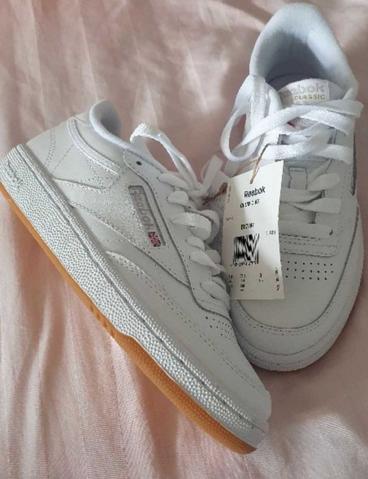 Нови кецове Reebok 35,5 номер