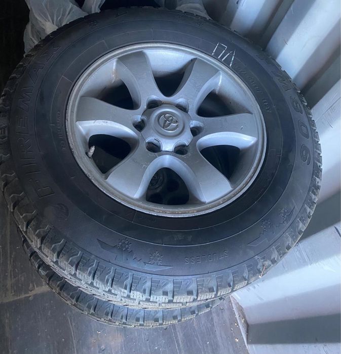 Продам диски с зимними шинами