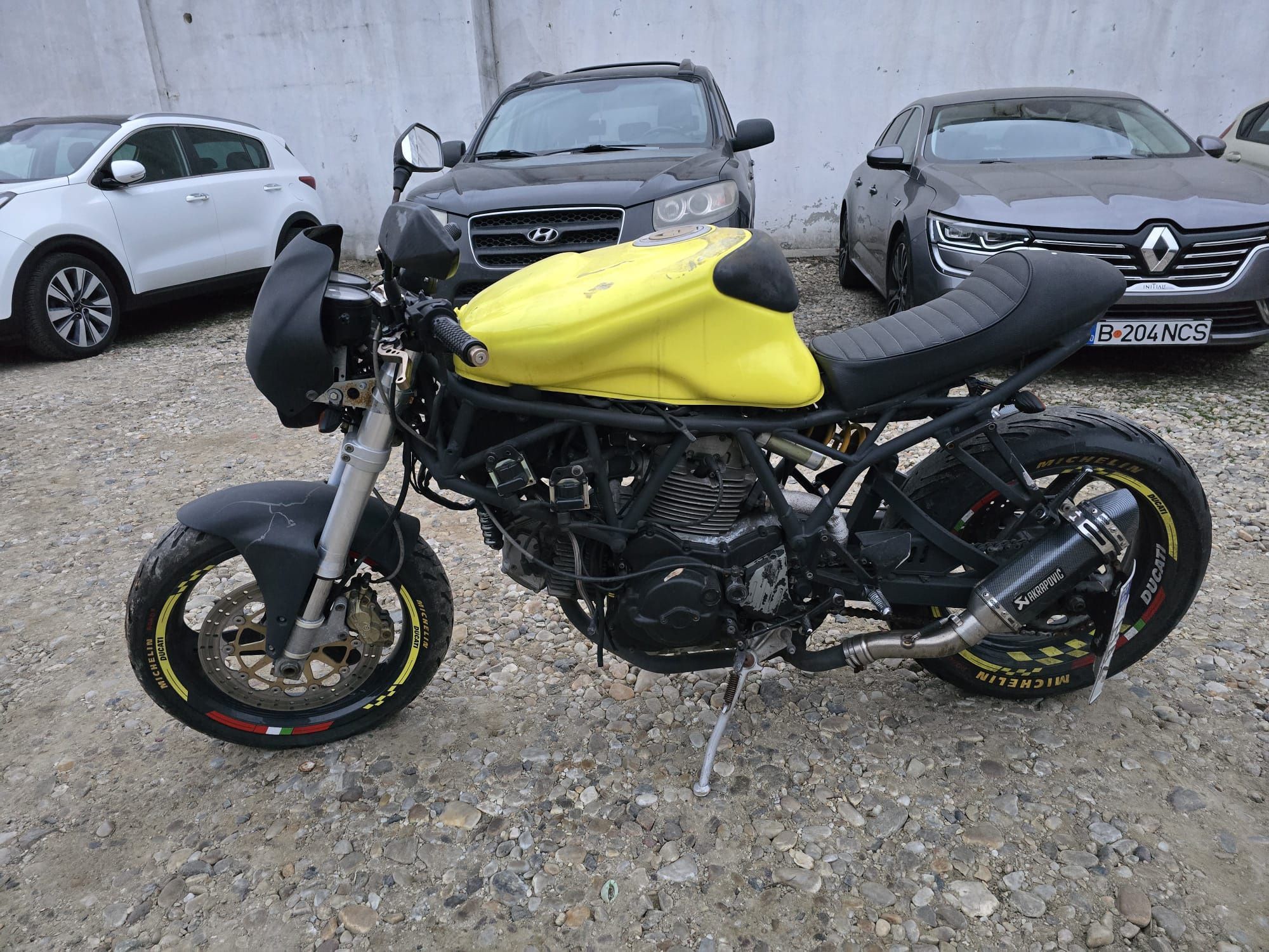 Vând Ducati v2 an 2003