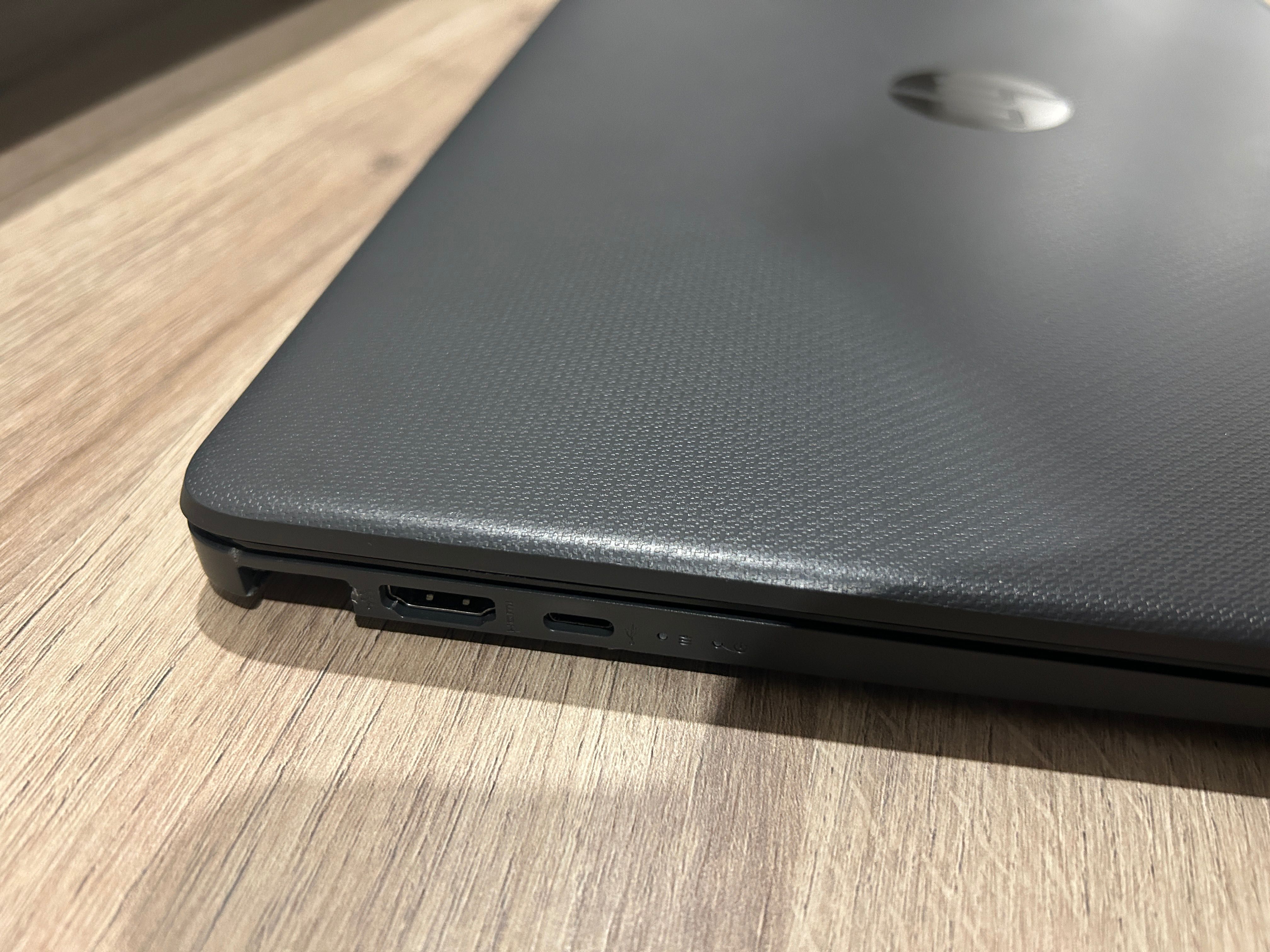Лаптоп HP 250 G8 15.6”