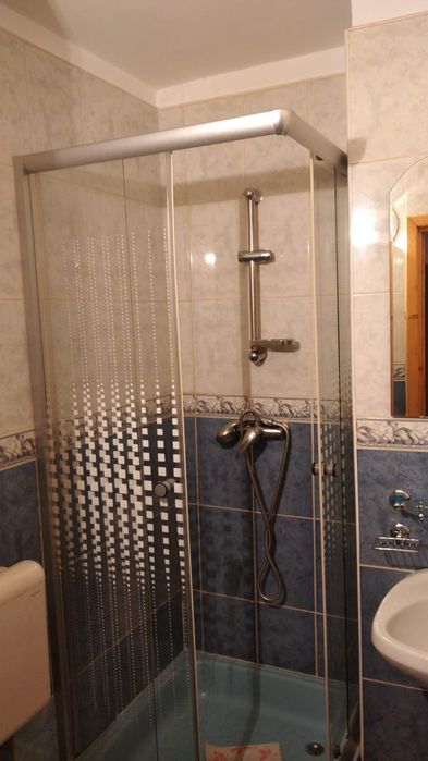 Vând apartament cu 4 camere, str. Macilor nr.11