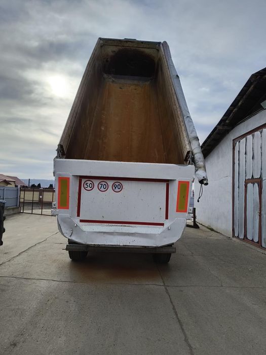 De vanzare ansamblu transport,cap tractor Mercedes si remorca Schmitz