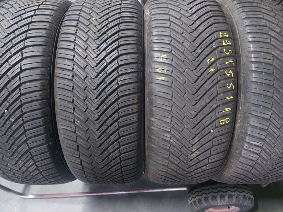 235/55R18 Continental Allseason