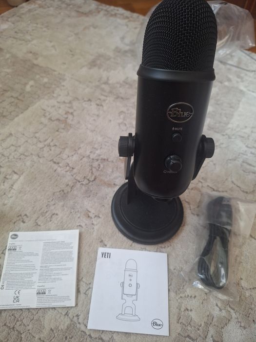 Vand microfon blue yeti ca nou