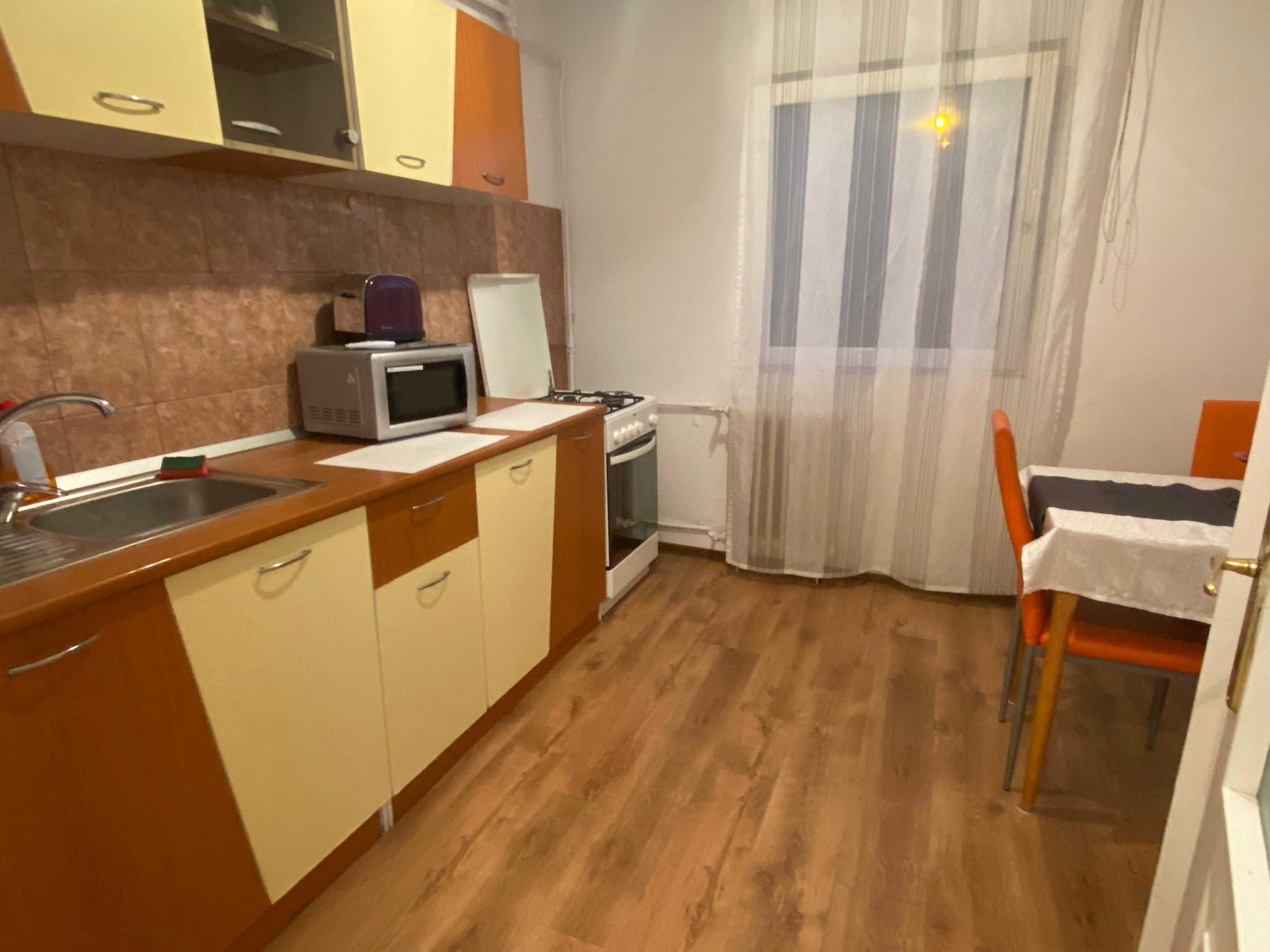 PF Inchiriez apartament 2 camere – doar pentru fete, FARA AGENTII