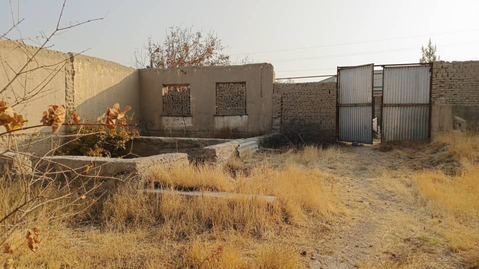 Uchastka sotiladi uglovoyda  7sutiq