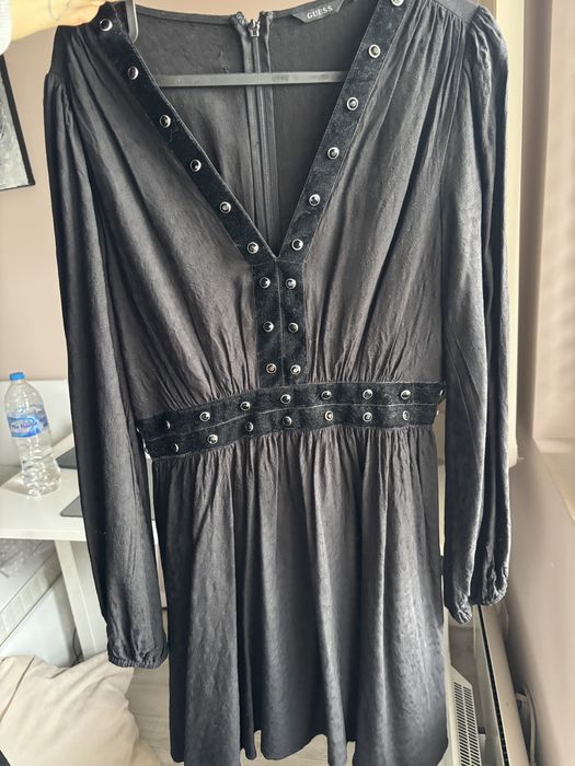 Рокля Guess черна
