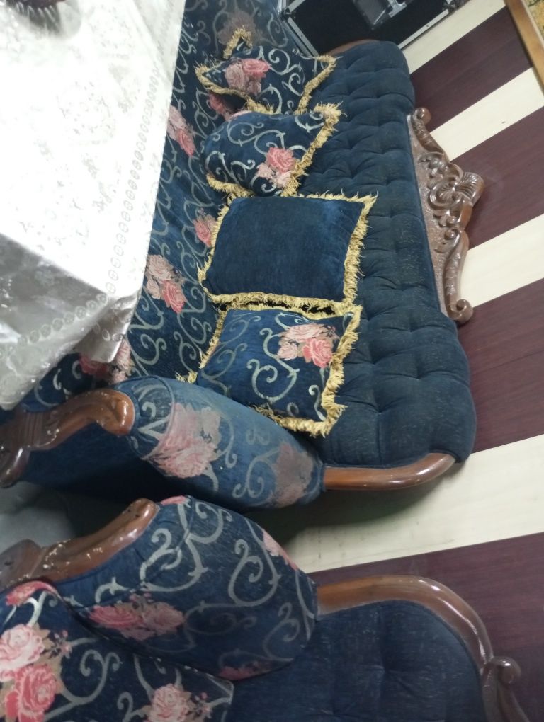 Продается Диван и 2кресла