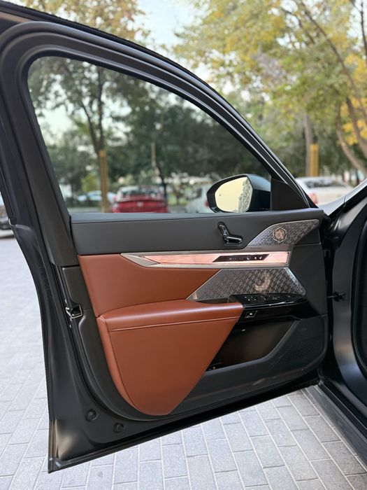 BMW i7 xDrive60L 2024 USA