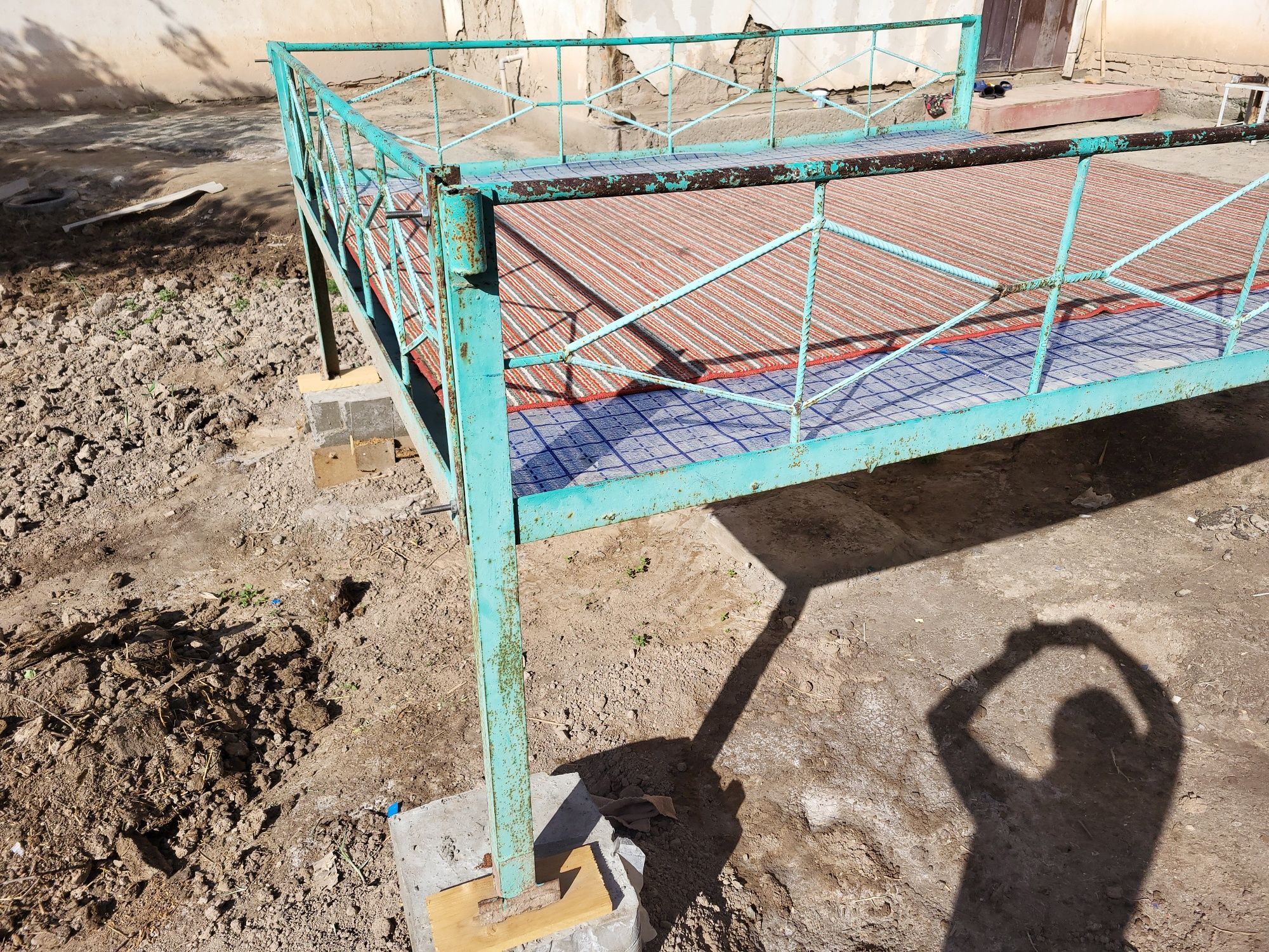 Тапчан сатылады  бахасы келисимли