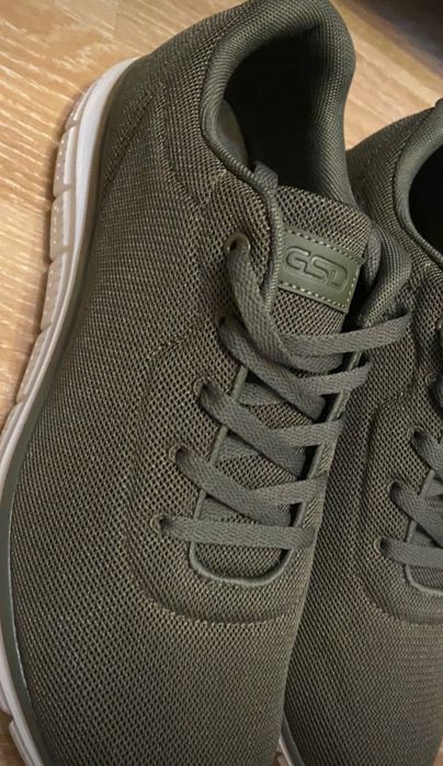 Мужские кроссовки 46 размера