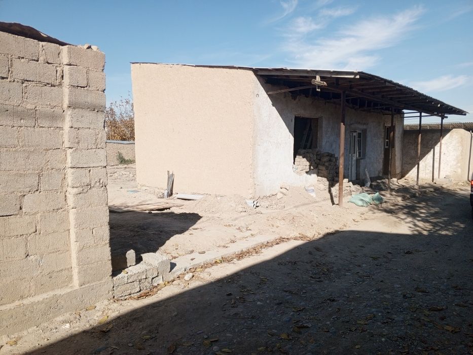 Дача уй жой сотилади.