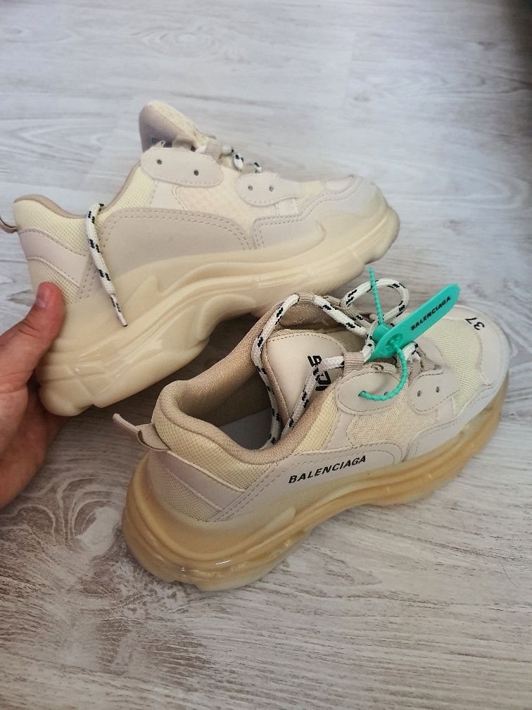 Adidasi Balenciaga Triple S, marime 37