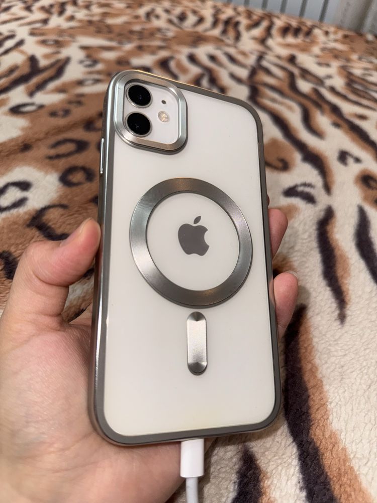 Iphone 11 на 128GB (без коробки и зарядного шнура)