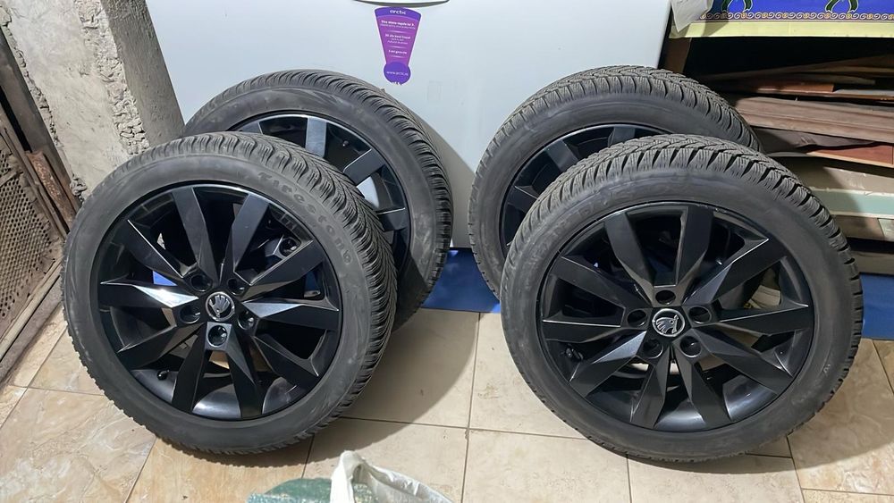 Jante originale + Anvelope iarna 17 inch Skoda Octavia 3 facelift VRS