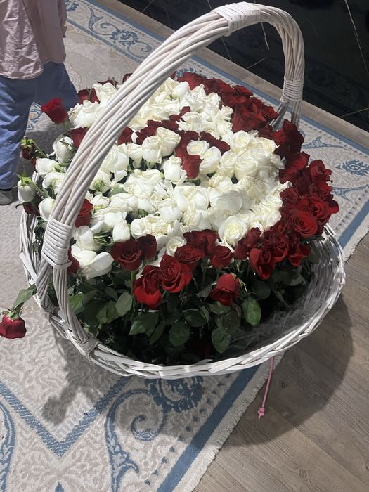 Цветы 303 шт розы б/у