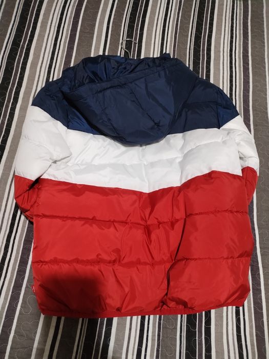 Фирменная куртка на подростка