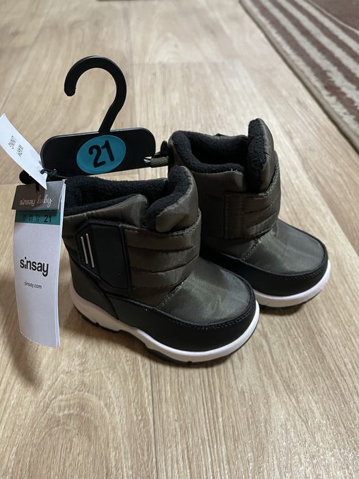 Ghete si geaca noi marimea 21 si 86