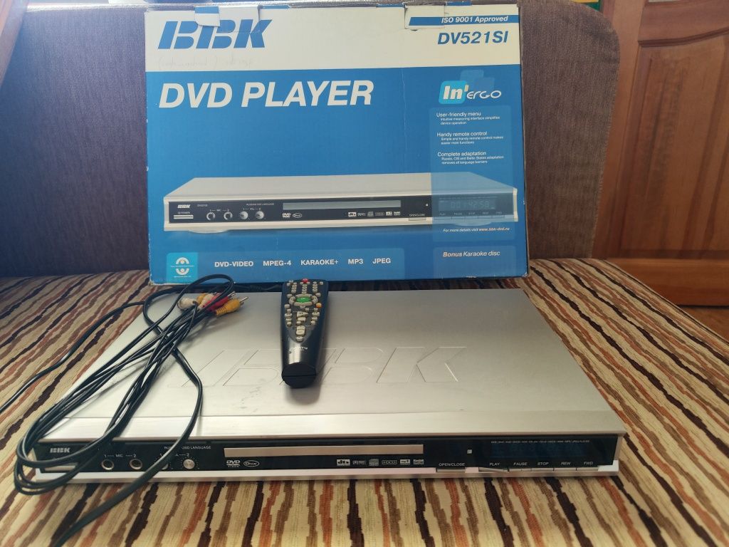 Продаю dvd-плеер BBK с функцией караоке , mp3, jpeg, mpeg-4, video-dvd