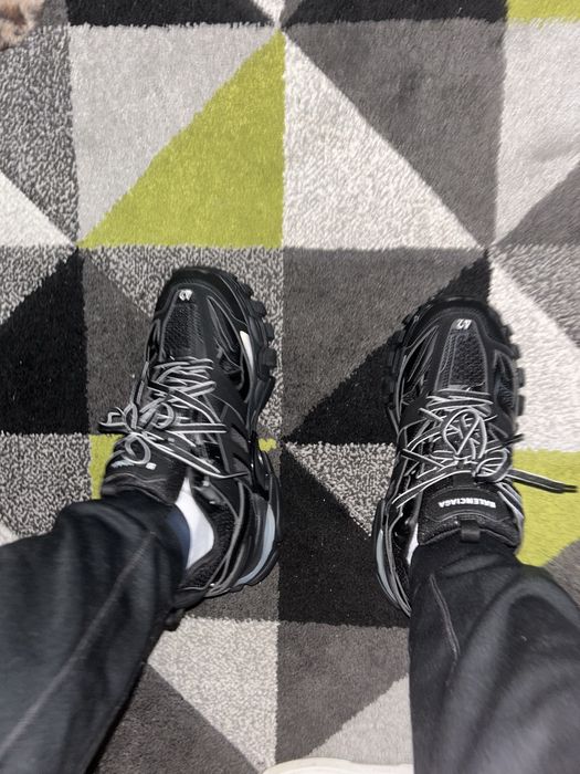 Balenciaga track led