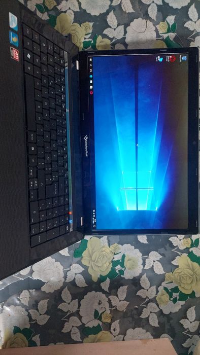 Laptop Packard Bell i3