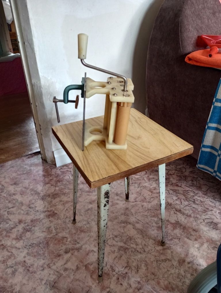 Продается ручная лапшерезка.