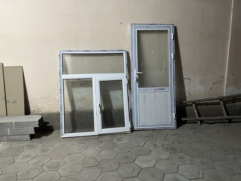 Eshik Va Dereza sotiladi